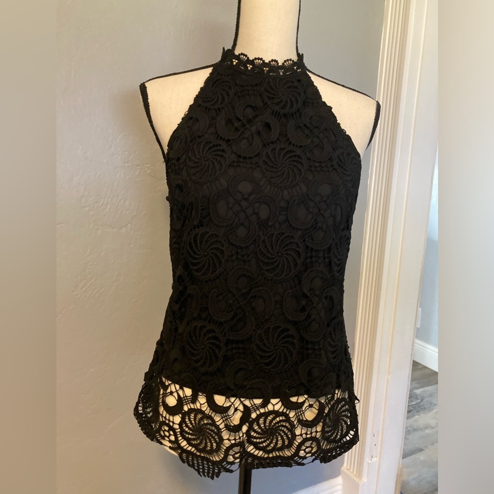 Ultra Pink Embroidered Lace tank top - Picture 5 of 14